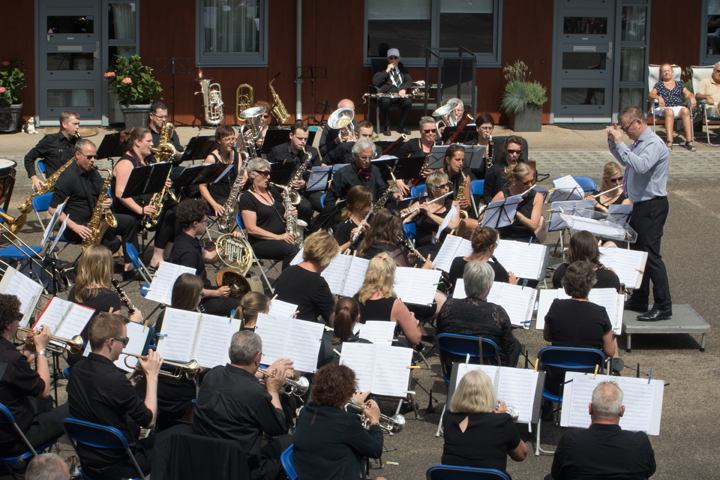 click for next image... slideshow image