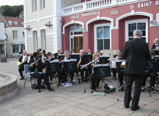 click for next image... slideshow image